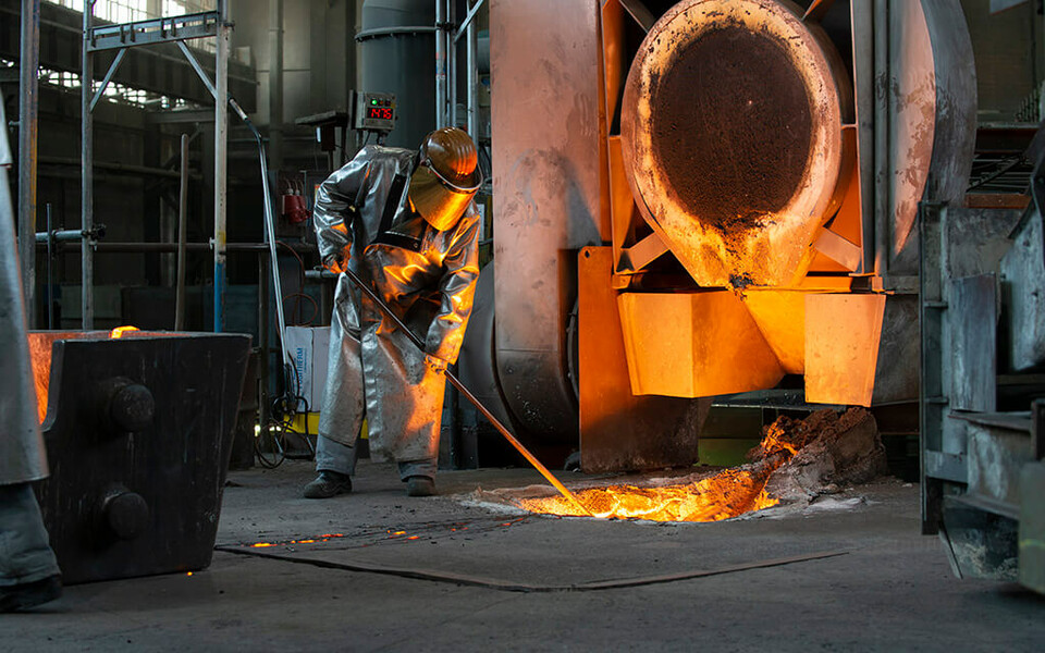 Cover Image man in protective suit at vulkan inox